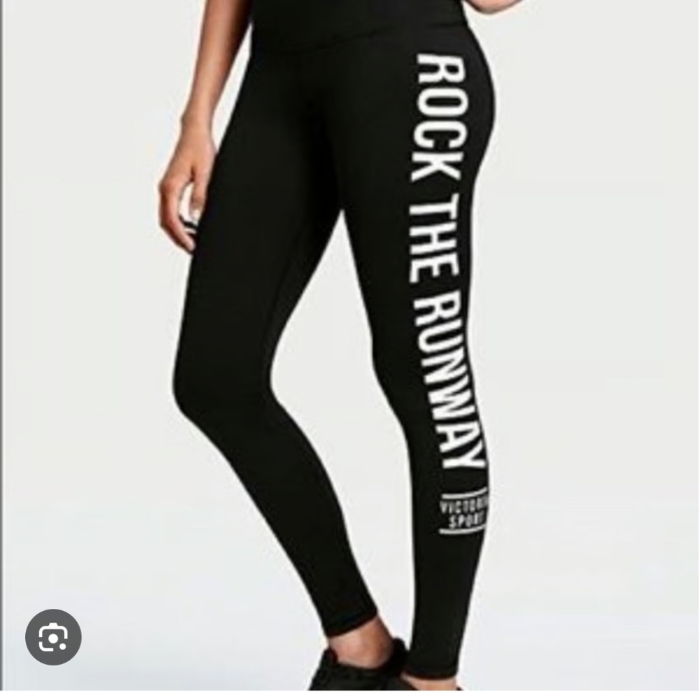 VICTORIA'S SECRET Sport Black Leggings Small Model Rock The Runway Fashion show